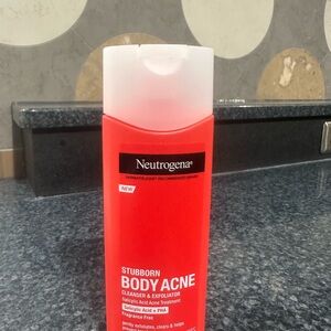 Neutrogena Stubborn Body Acne Cleanser in Bold Red